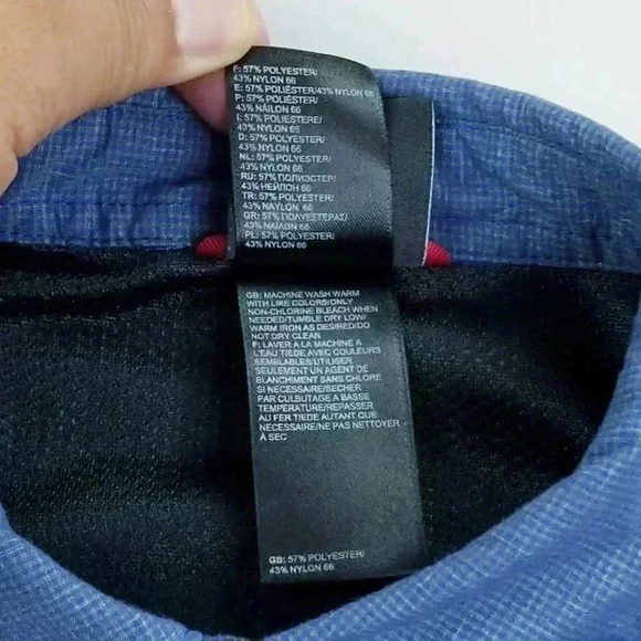 The North Face Small Men's Blue Check Logo Tag Metal Snap Hook & Loop Pockets - Picture 9 of 9
